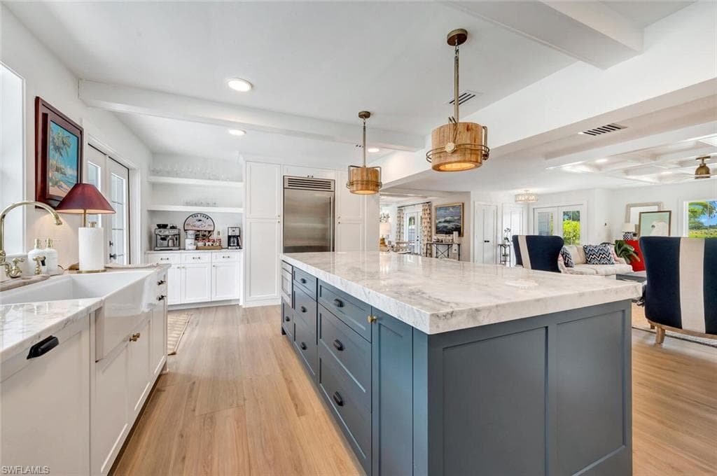 200 Burning Tree DR, NAPLES FL 34105-7