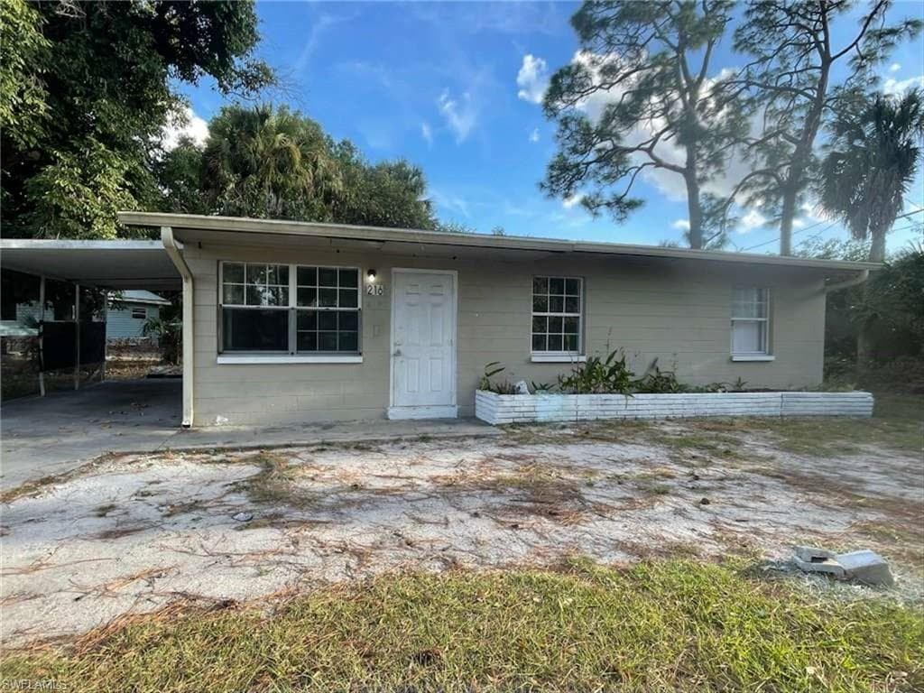 216 Maria ST, FORT MYERS FL 33916-17