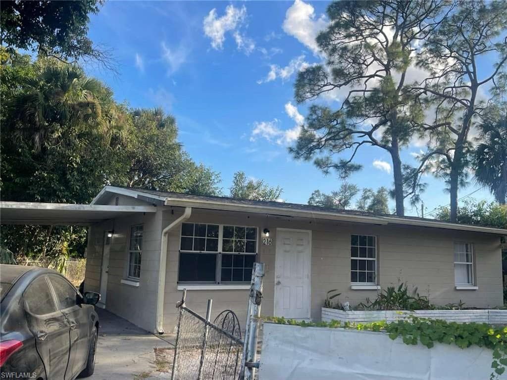 216 Maria ST, FORT MYERS FL 33916-18