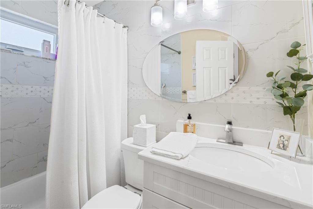 188 Bayview AVE, FORT MYERS BEACH FL 33931-23