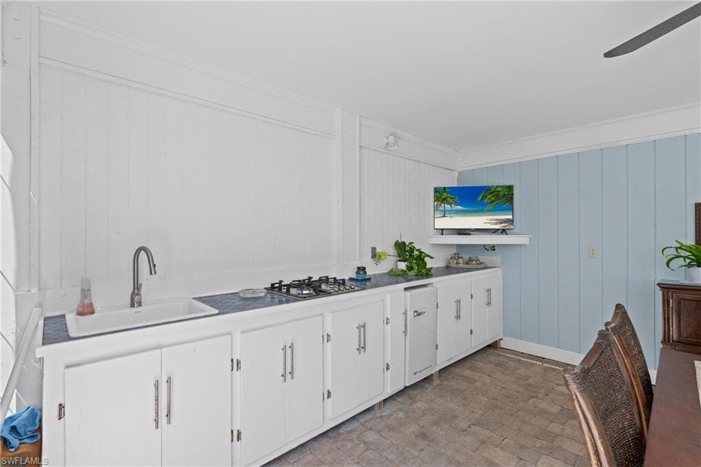 188 Bayview AVE, FORT MYERS BEACH FL 33931-39