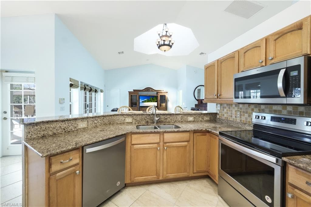 27160 Flamingo DR, BONITA SPRINGS FL 34135-18