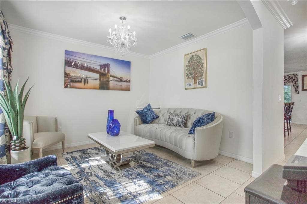 673 Hadley ST E, NAPLES FL 34104-26