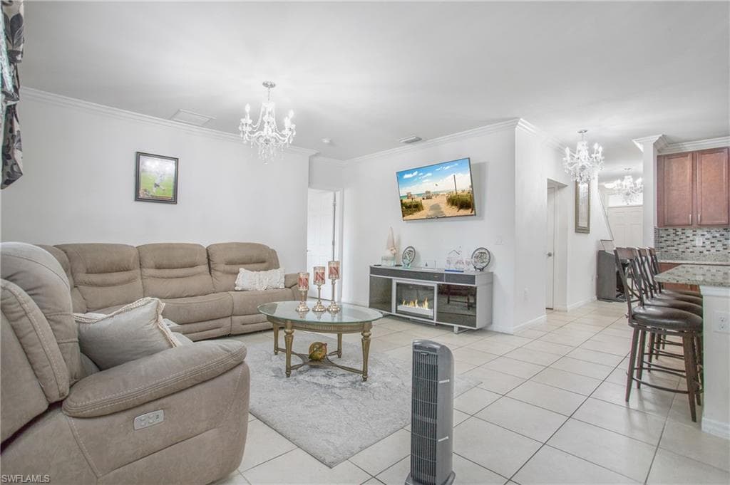 673 Hadley ST E, NAPLES FL 34104-12