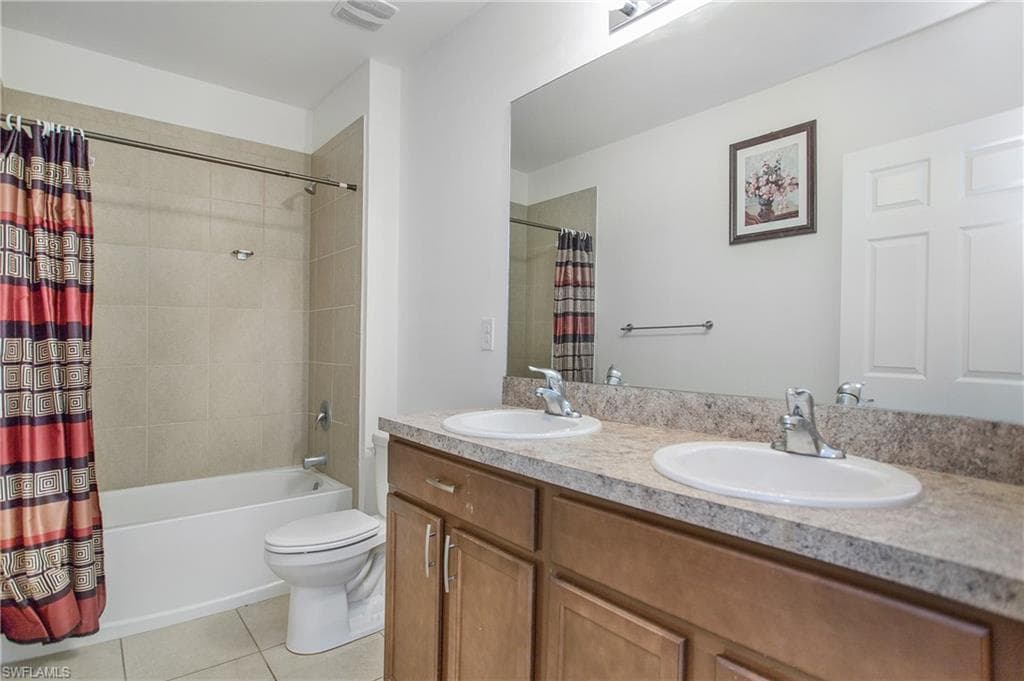 673 Hadley ST E, NAPLES FL 34104-21