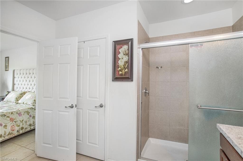 673 Hadley ST E, NAPLES FL 34104-17