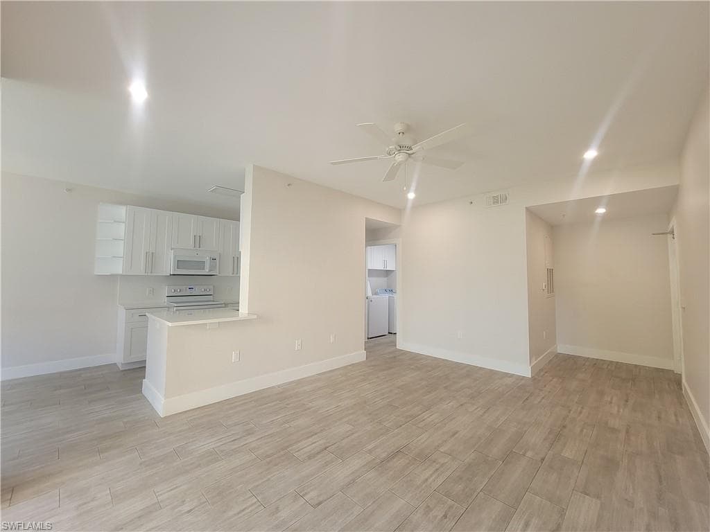 7950 Preserve CIR # 813, NAPLES FL 34119-4