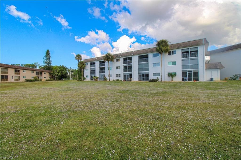5635 Rattlesnake Hammock RD # 102D, NAPLES FL 34113-45
