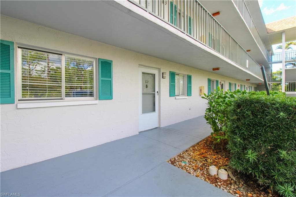 5635 Rattlesnake Hammock RD # 102D, NAPLES FL 34113-15