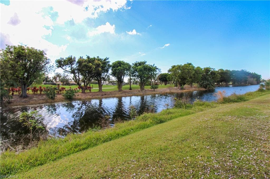 5635 Rattlesnake Hammock RD # 102D, NAPLES FL 34113-9