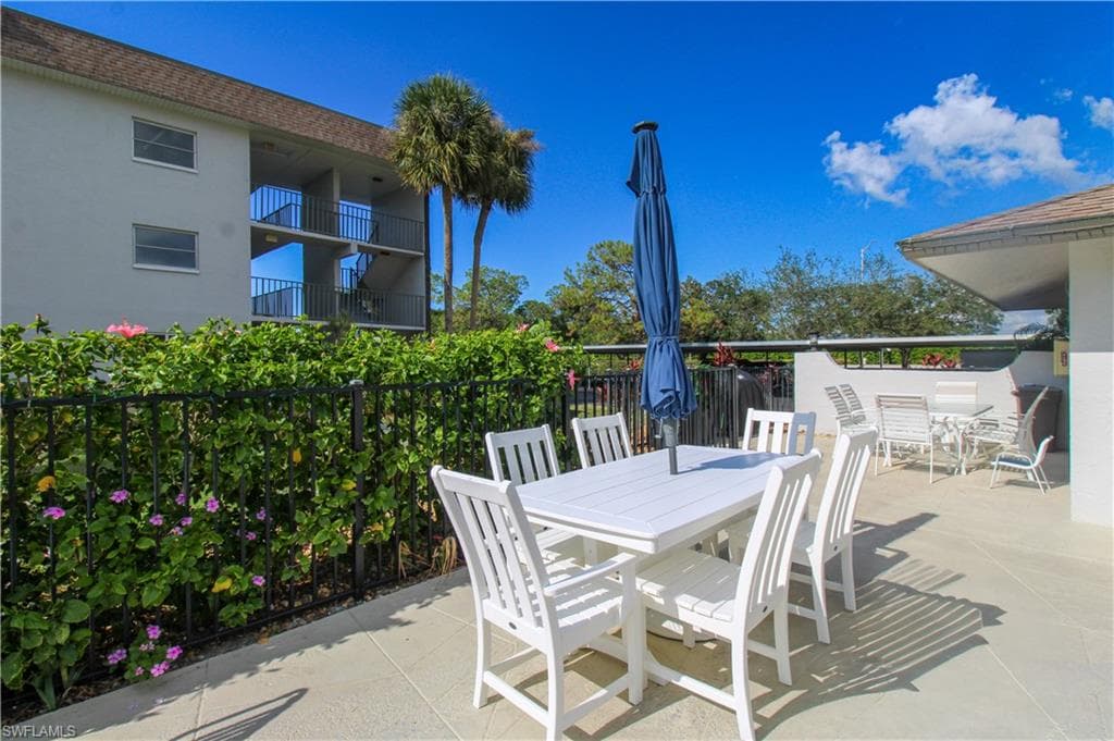 5635 Rattlesnake Hammock RD # 102D, NAPLES FL 34113-13