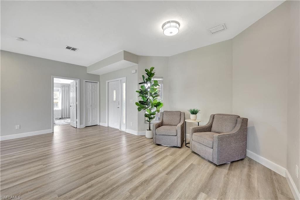 5138 Kristin CT, NAPLES FL 34105-15