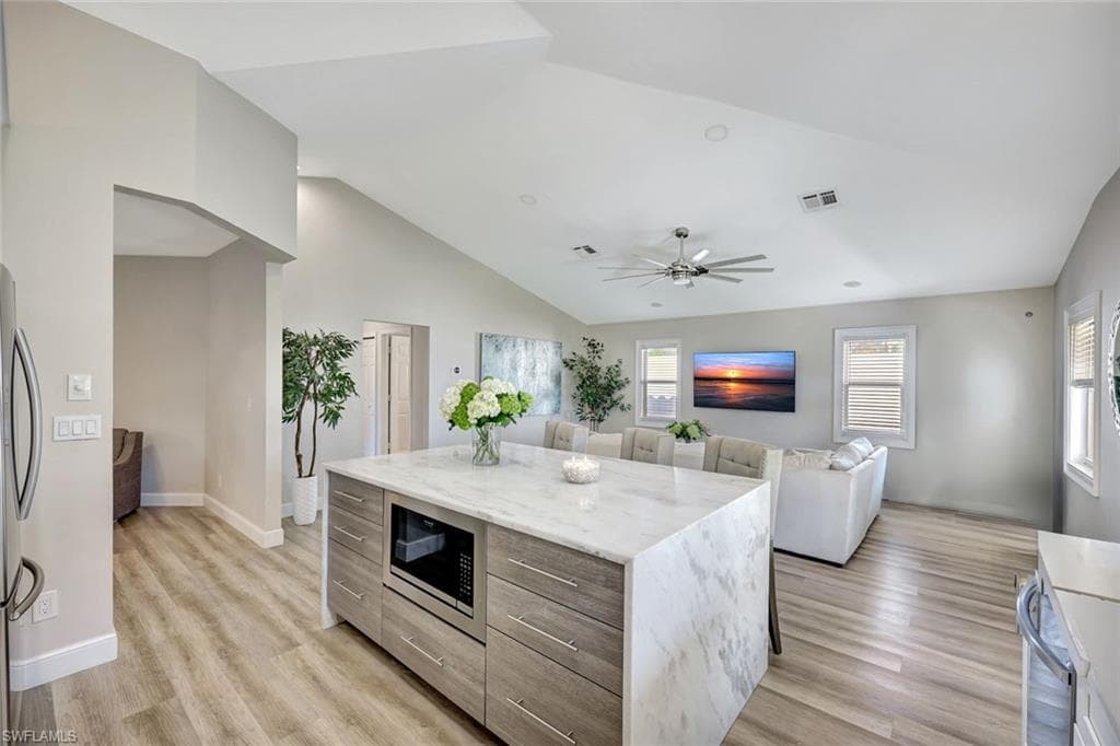 5138 Kristin CT, NAPLES FL 34105-4