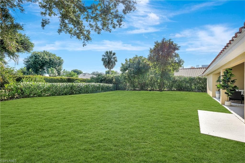 5138 Kristin CT, NAPLES FL 34105-18