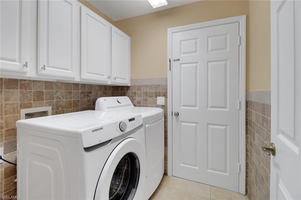 15028 Savannah DR, NAPLES FL 34119-27