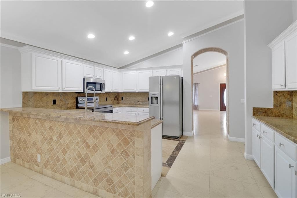 15028 Savannah DR, NAPLES FL 34119-9