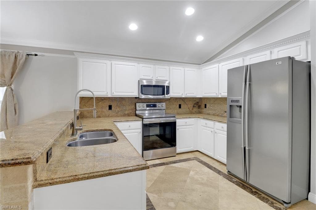 15028 Savannah DR, NAPLES FL 34119-10