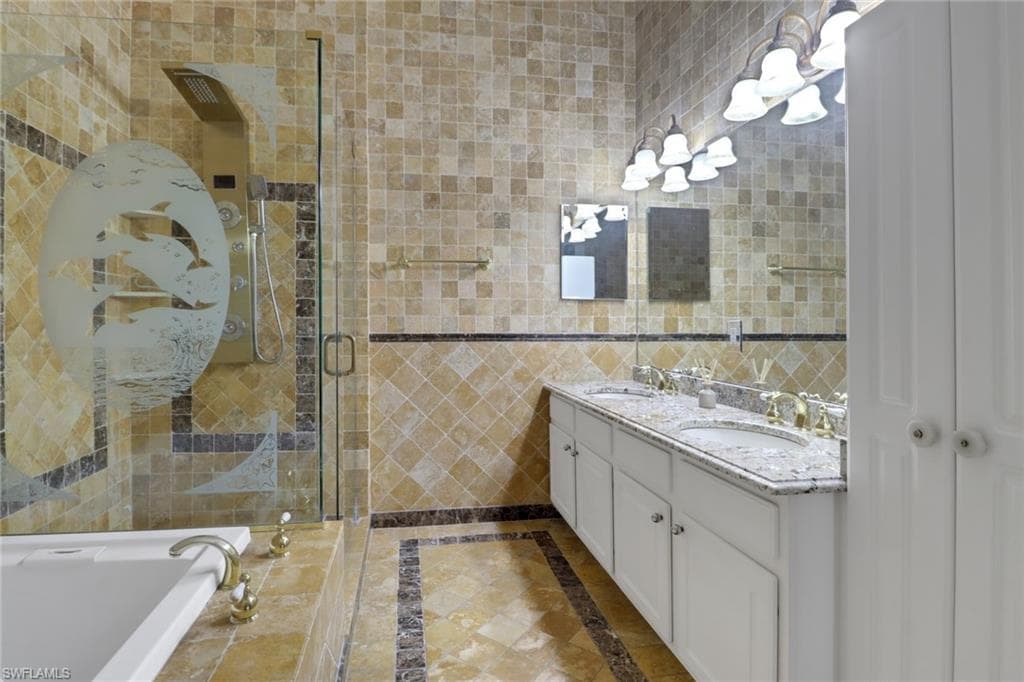 15028 Savannah DR, NAPLES FL 34119-20