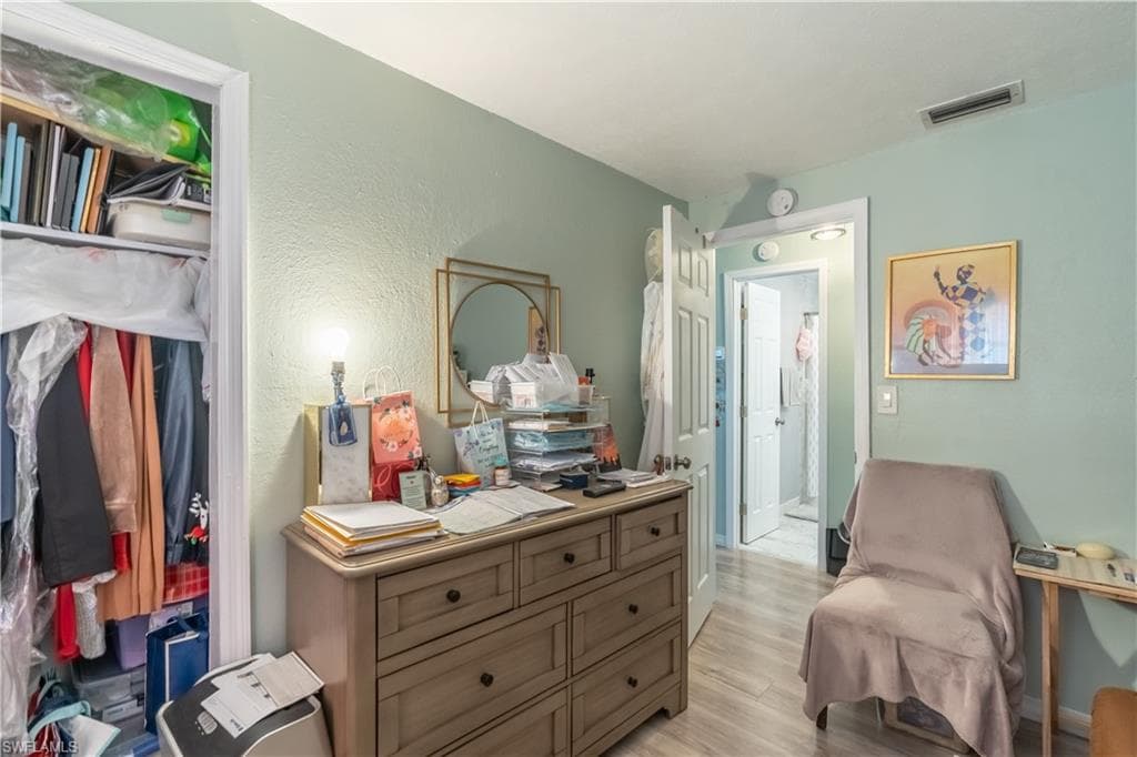 1360 5th AVE N, NAPLES FL 34102-14