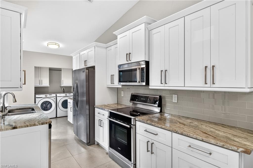 7164 Lyle TER # 2, FORT MYERS FL 33907-8