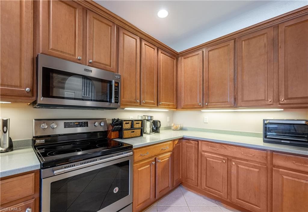 3911 Aurora CT, NAPLES FL 34116-6