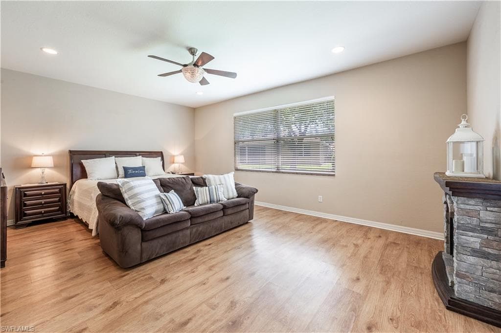 3911 Aurora CT, NAPLES FL 34116-17