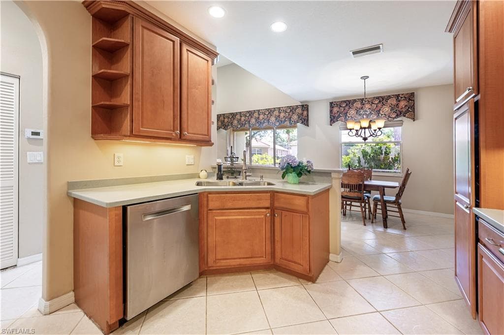 3911 Aurora CT, NAPLES FL 34116-7