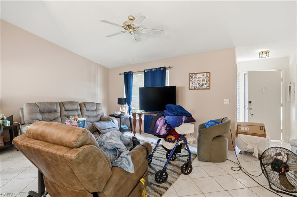 10431 New Bedford CT, LEHIGH ACRES FL 33936-3