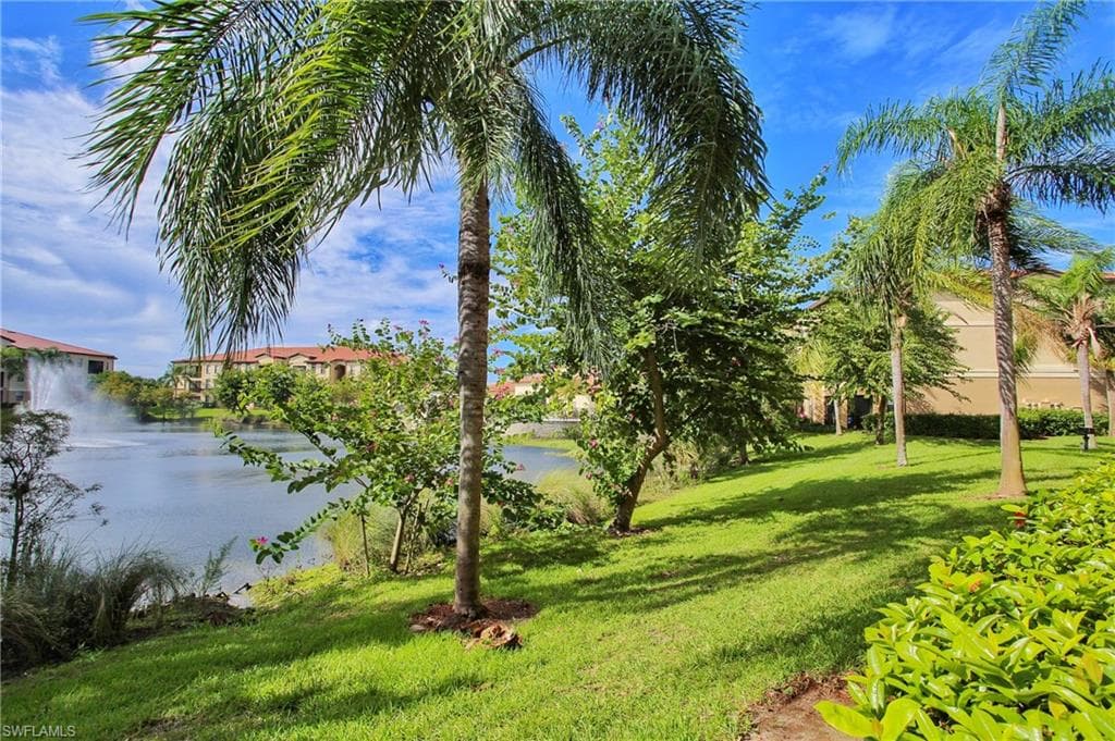13010 Positano CIR # 102, NAPLES FL 34105-31