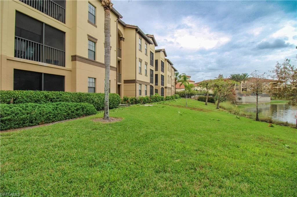 13010 Positano CIR # 102, NAPLES FL 34105-29