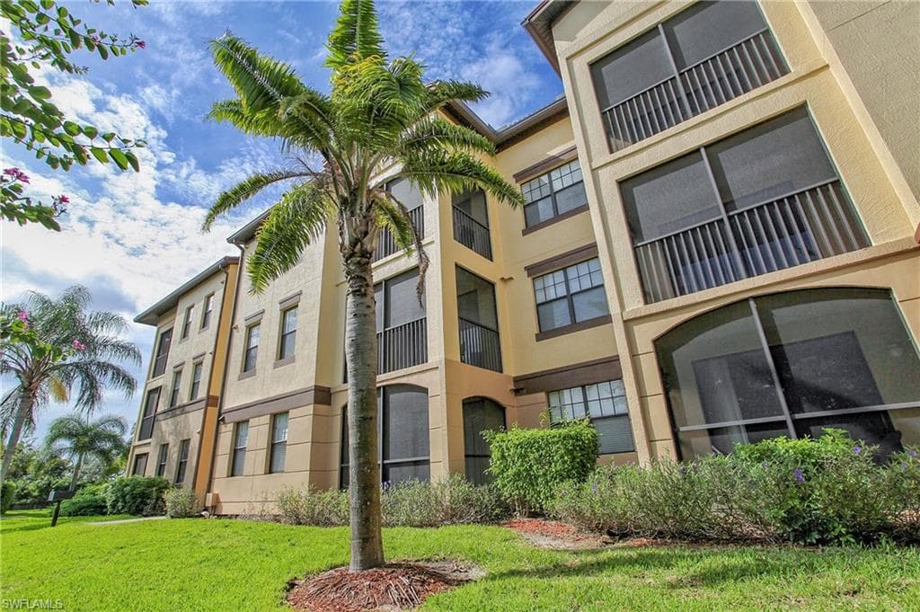 13010 Positano CIR # 102, NAPLES FL 34105-3