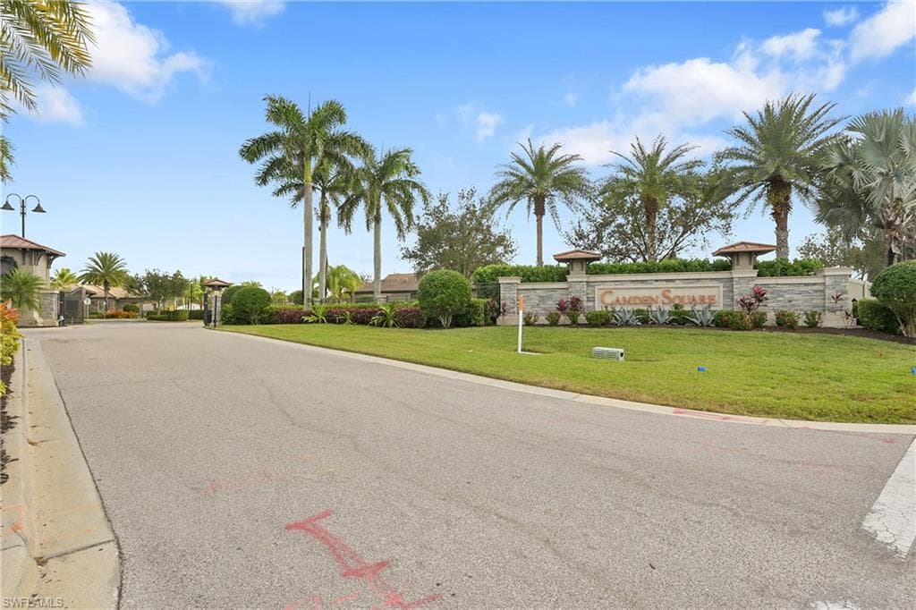 6612 Ensor CT, FORT MYERS FL 33966-35