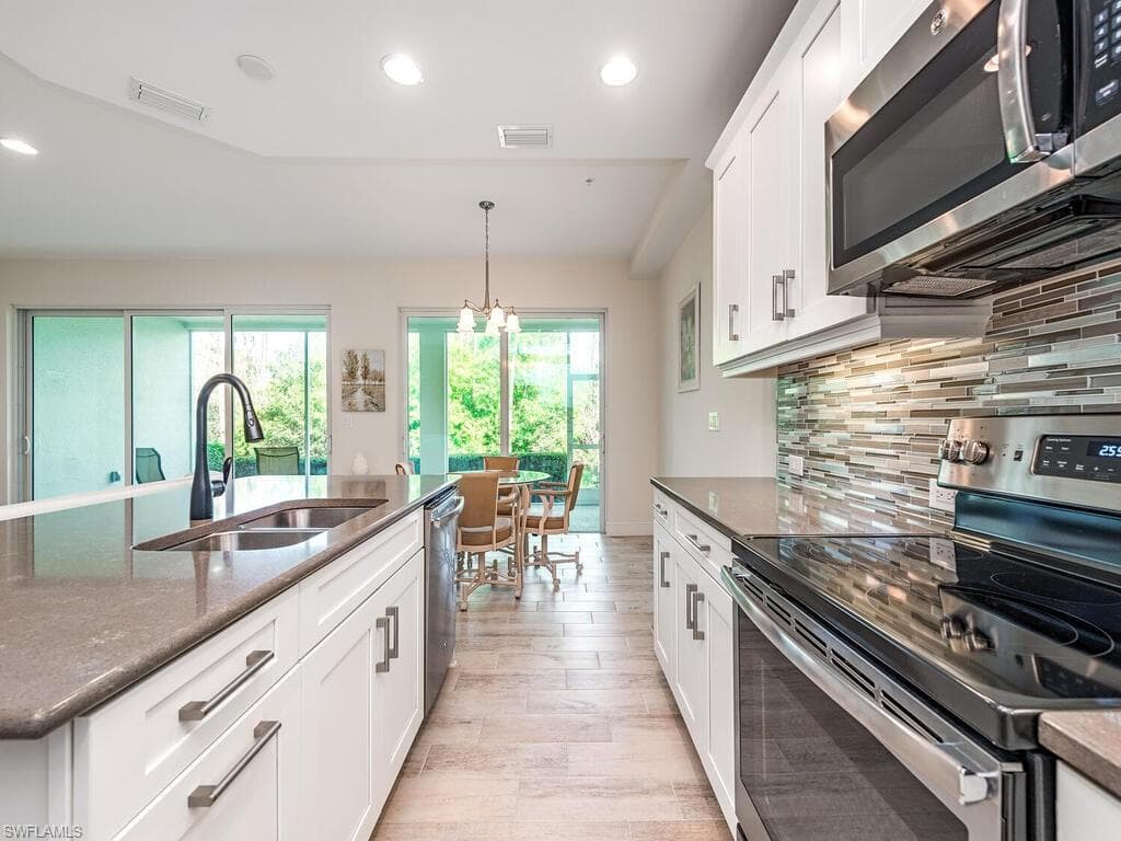 6981 Avalon CIR 1203-3