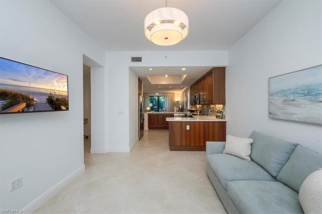 965 Sandpiper ST # J107, NAPLES FL 34102-8