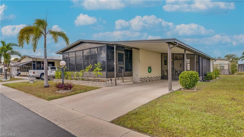 620 Horizon DR, NORTH FORT MYERS FL 33903-21