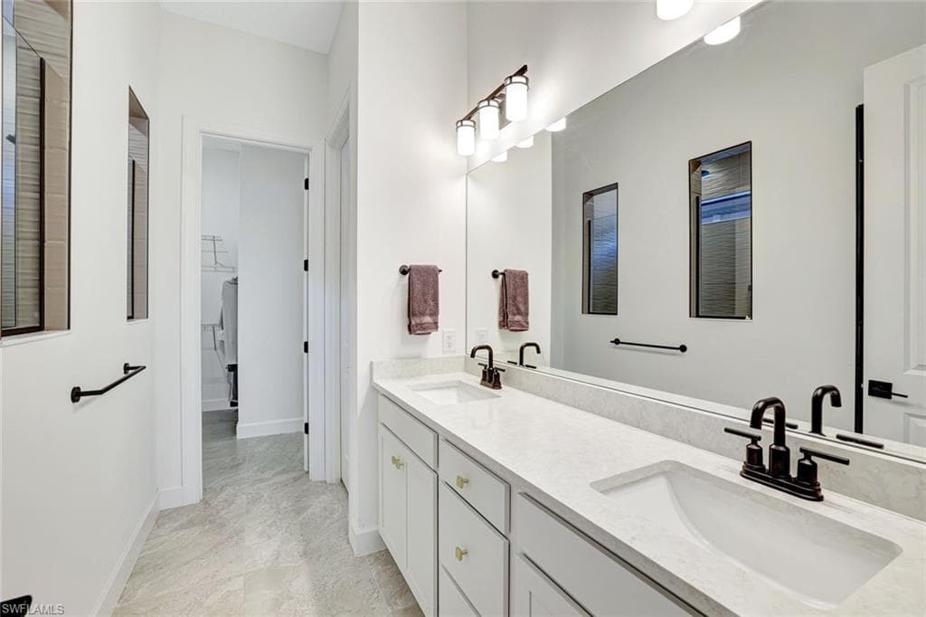 10112 Seaside WAY, BONITA SPRINGS FL 34135-15