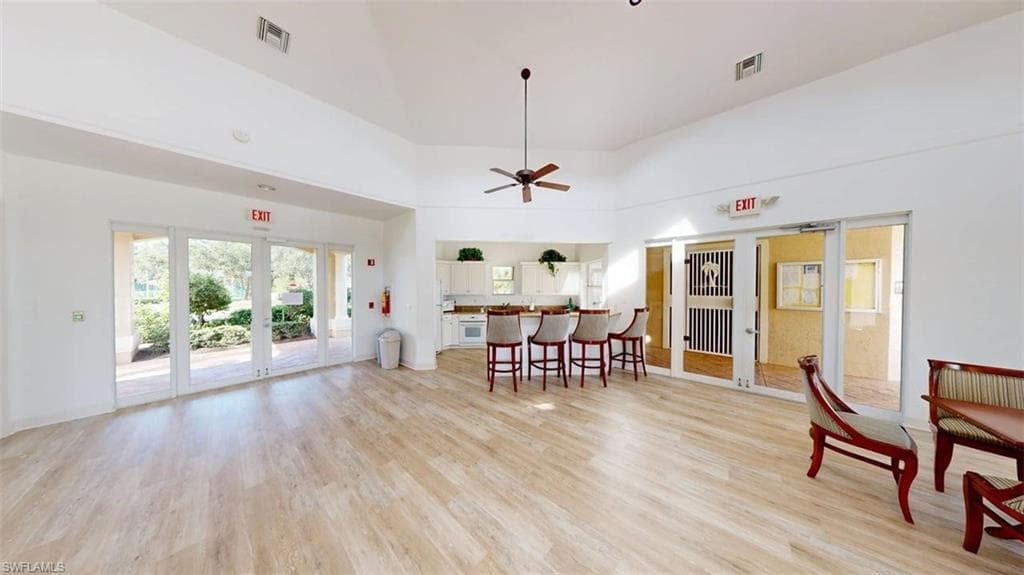 285 Spider Lily LN, NAPLES FL 34119-4