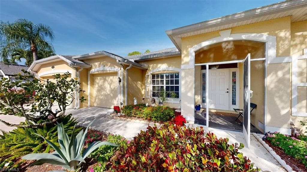 285 Spider Lily LN, NAPLES FL 34119-13