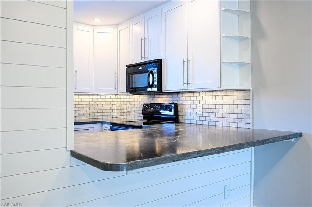 5499 Rattlesnake Hammock RD # 304A, NAPLES FL 34113-2