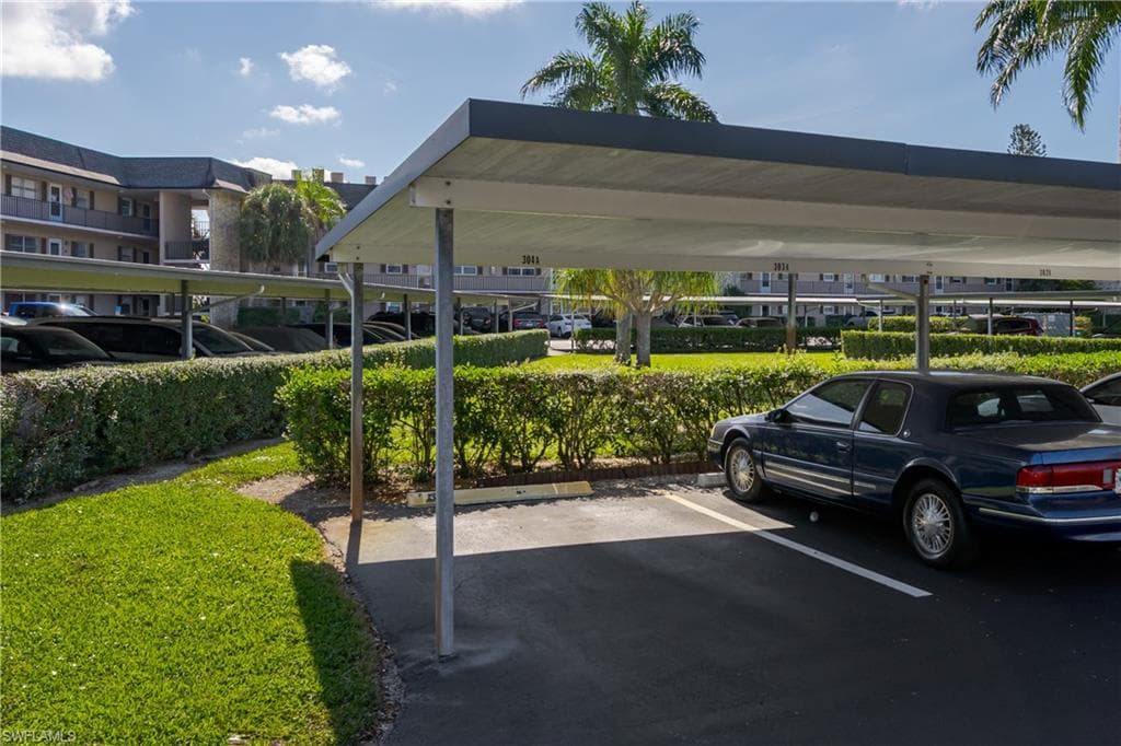 5499 Rattlesnake Hammock RD # 304A, NAPLES FL 34113-27