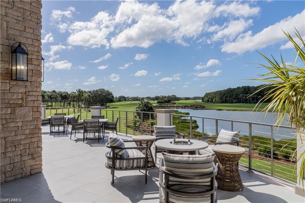 11220 Five Oaks LN, NAPLES FL 34120-12