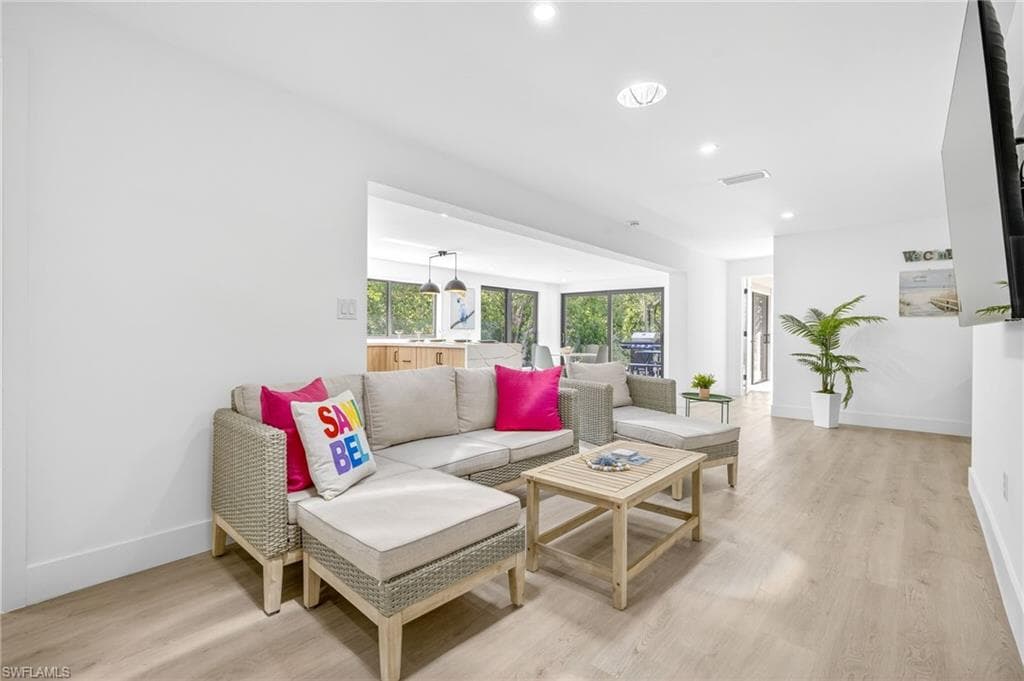 1105 Skiff PL, SANIBEL FL 33957-5