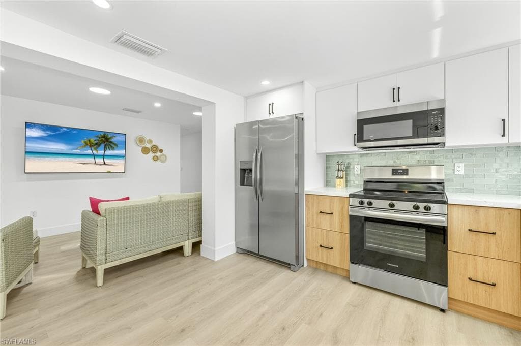 1105 Skiff PL, SANIBEL FL 33957-11