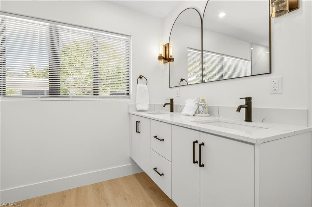 1105 Skiff PL, SANIBEL FL 33957-19