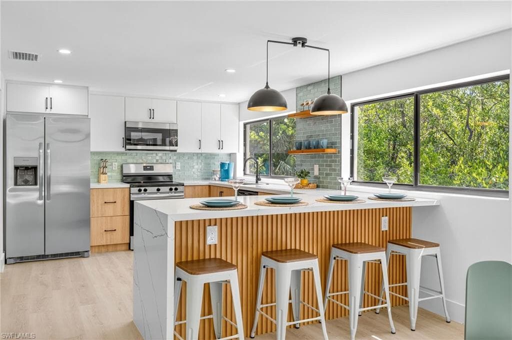 1105 Skiff PL, SANIBEL FL 33957-8