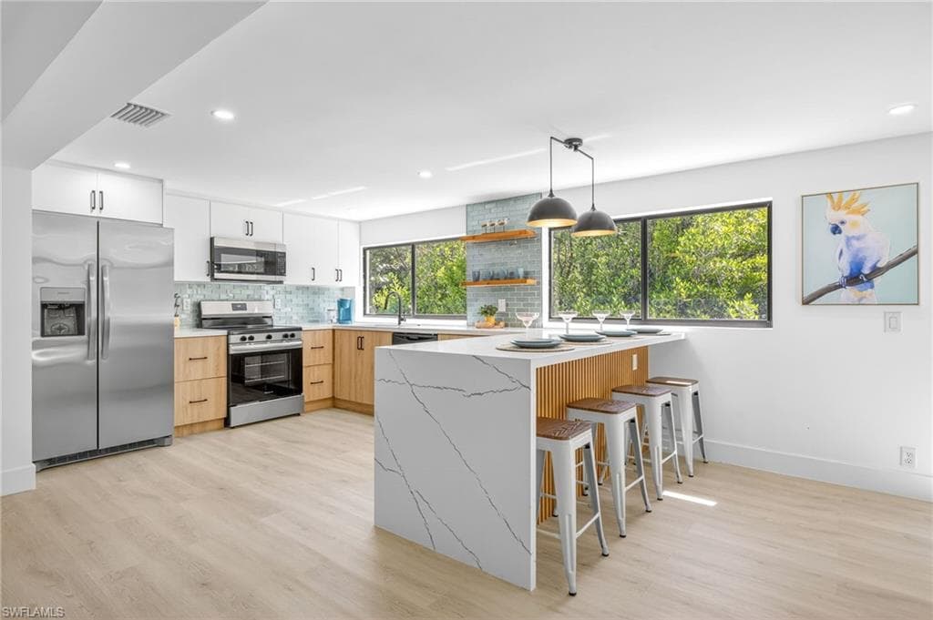 1105 Skiff PL, SANIBEL FL 33957-9