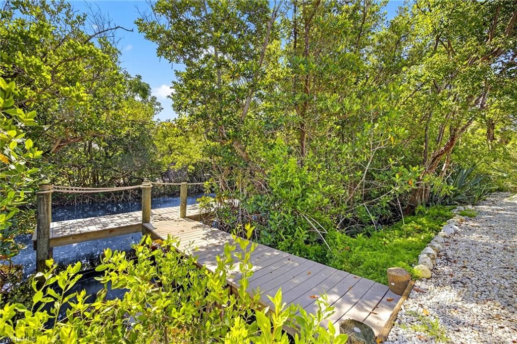 1105 Skiff PL, SANIBEL FL 33957-32