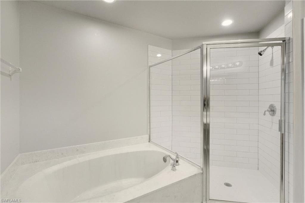 9642 Roundstone CIR, FORT MYERS FL 33967-22