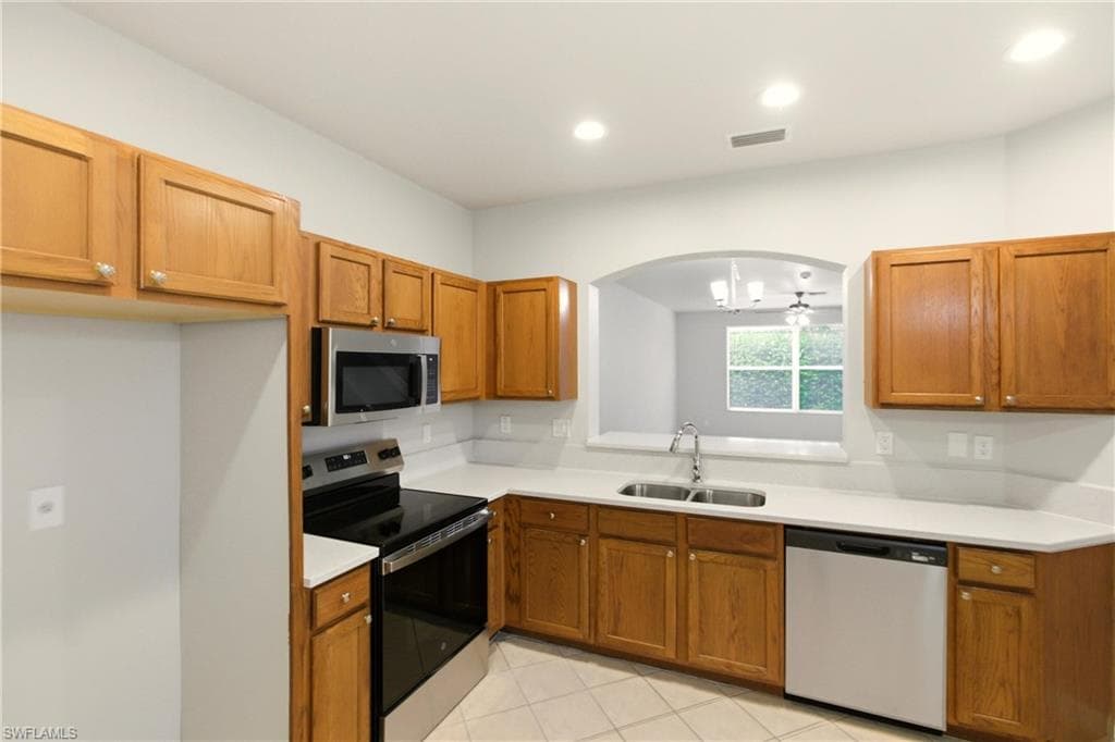 9642 Roundstone CIR, FORT MYERS FL 33967-8