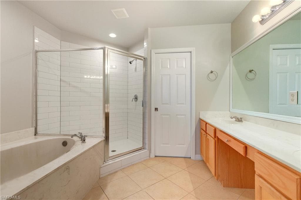 9642 Roundstone CIR, FORT MYERS FL 33967-20